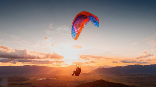 滑翔伞安全吗，飞行体验需要注意什么？